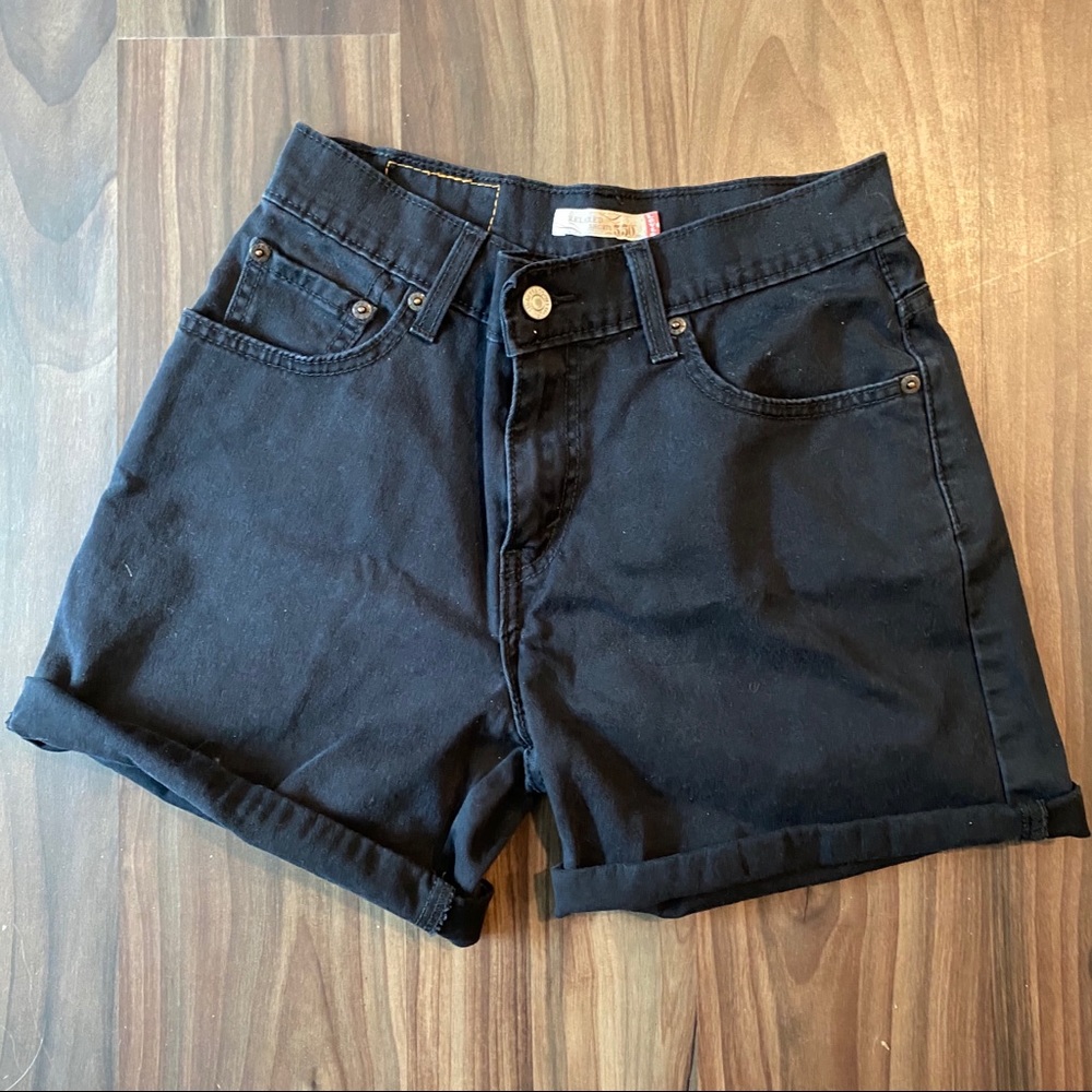 Levi’s high waisted black shorts - Picture 2 of 5